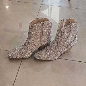 Cushion aire rhinestone Bravo cowboy boots 6.5
